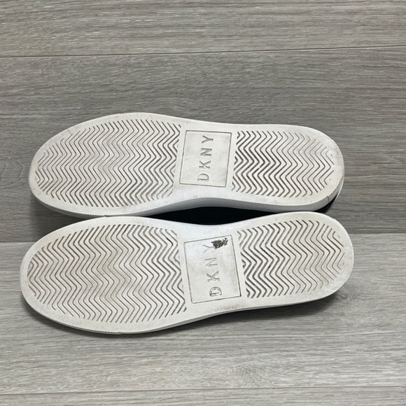 DKNY slip ons - Picture 6 of 6
